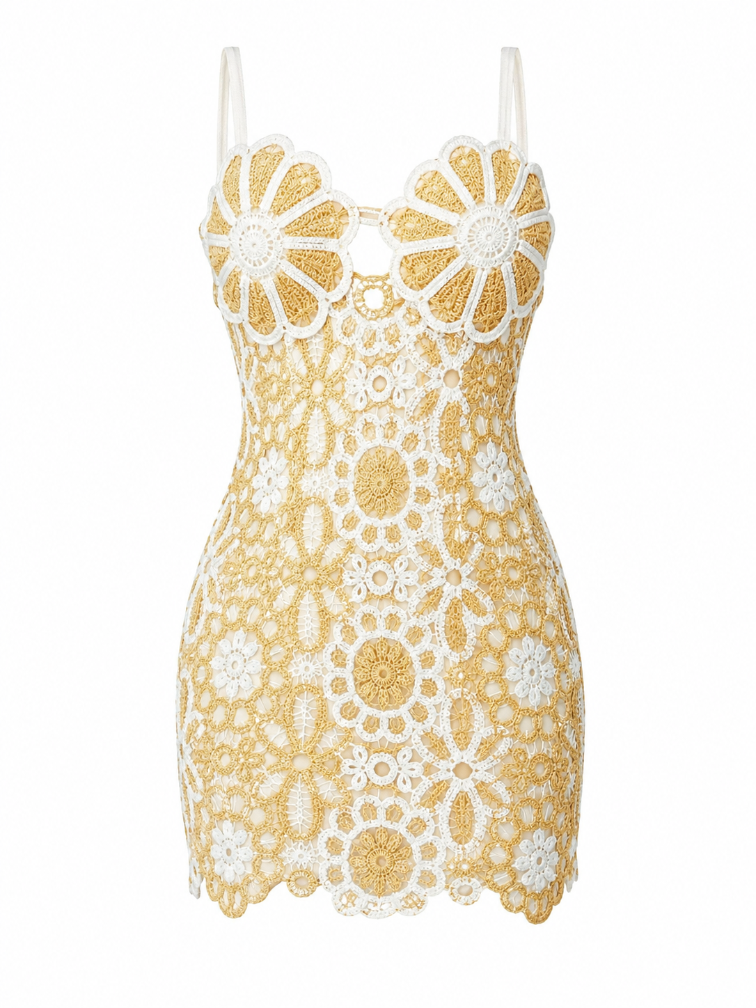 Vestido corto de crochet con dos flores grandes en el busto y argolla dorada