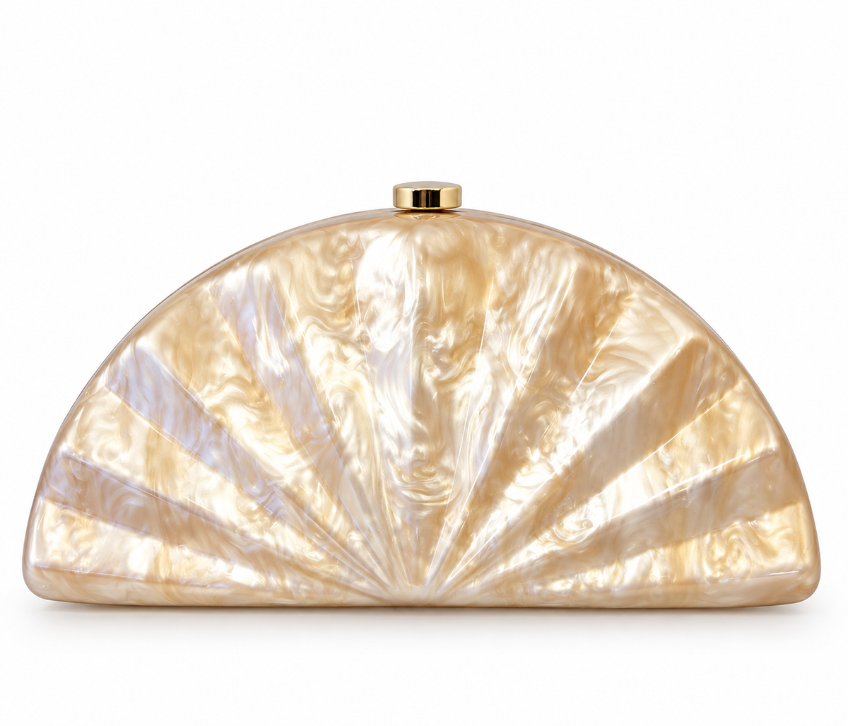 Clutch nacarado tipo concha, vista de detalle