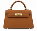 Bolso camel estructurado con asa superior y cierre girante dorado