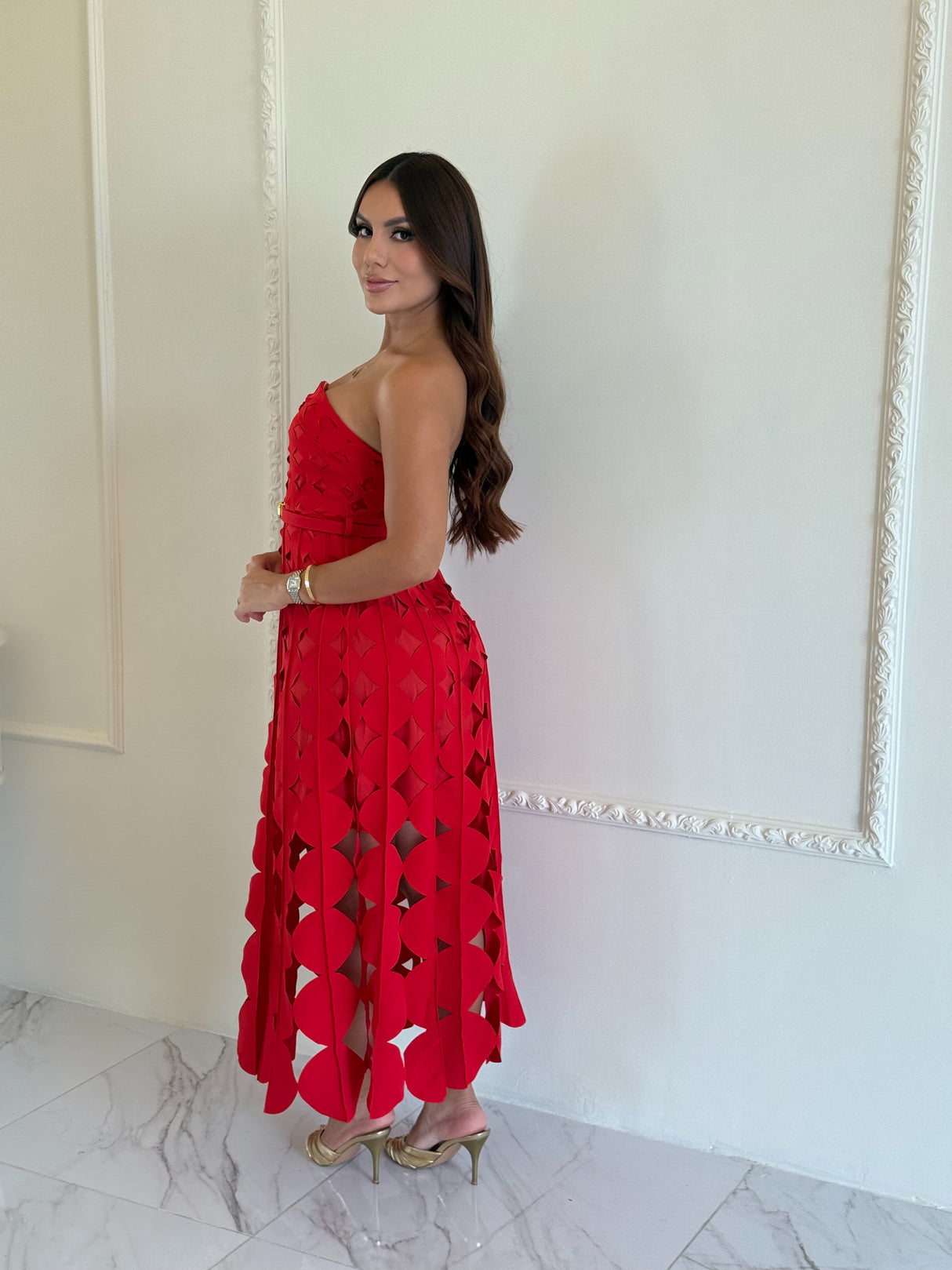 Vestido Escarlata Geométrico